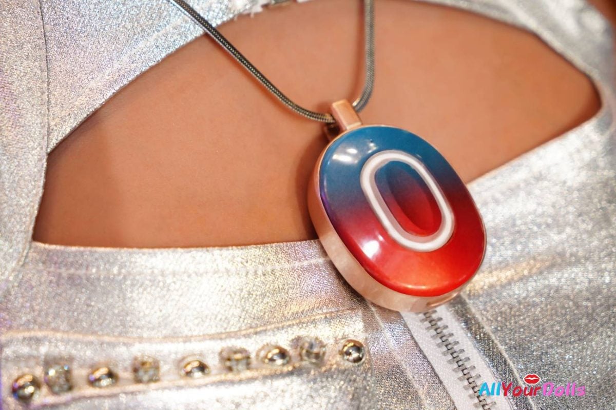 Vine Talk-Wearable AI Necklace-AI Natural Talk-Product Listing Banners and Pics (3)